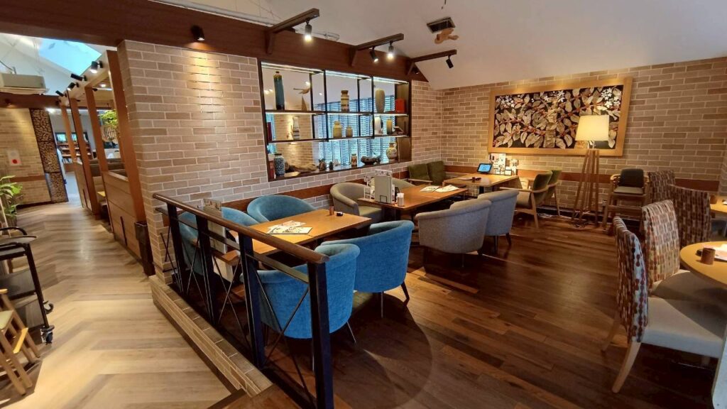 店内３