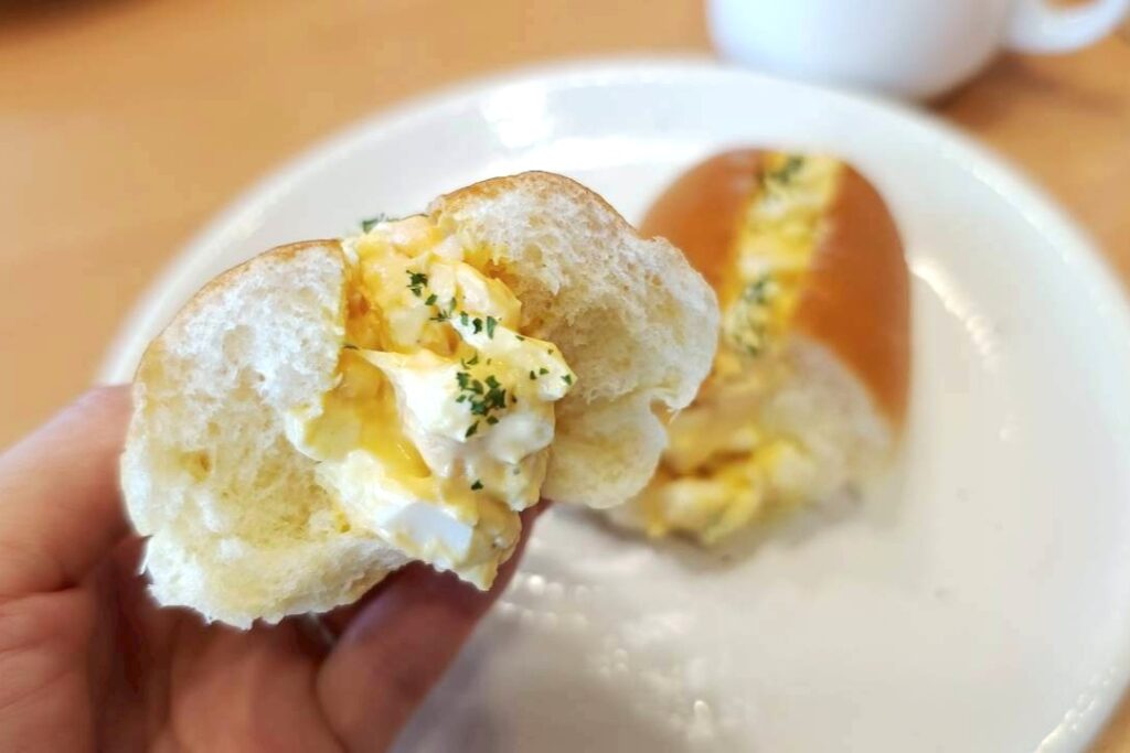 コッペパンたまごサラダ3