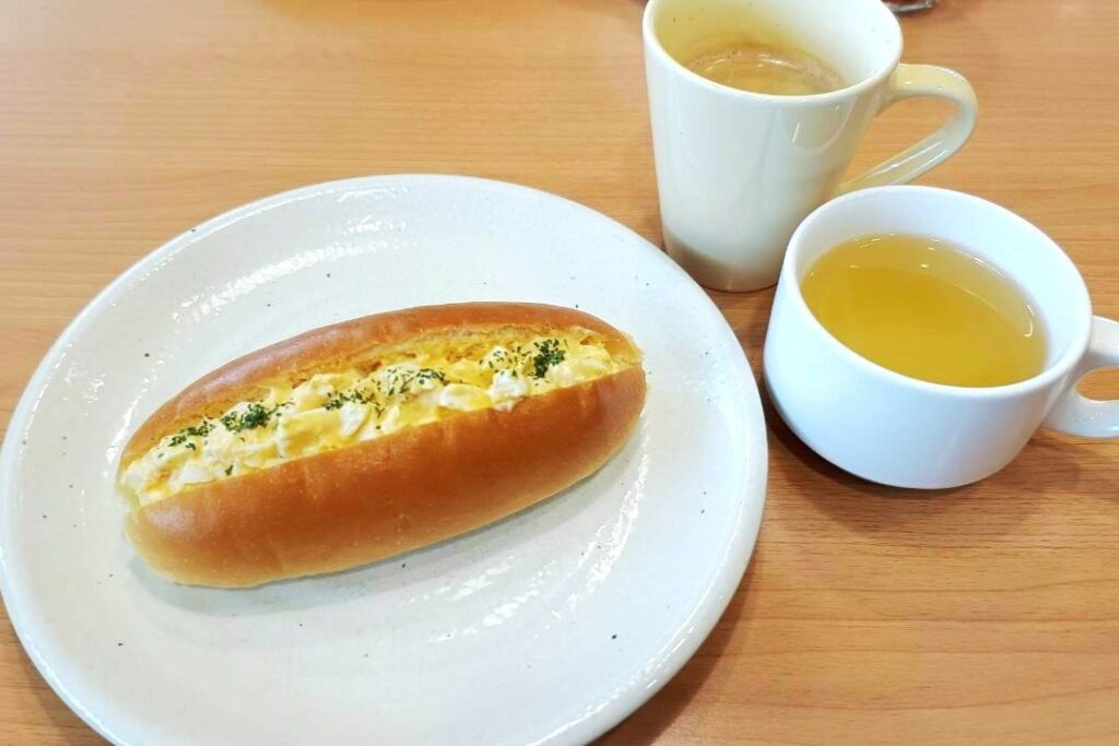 コッペパンたまごサラダ1