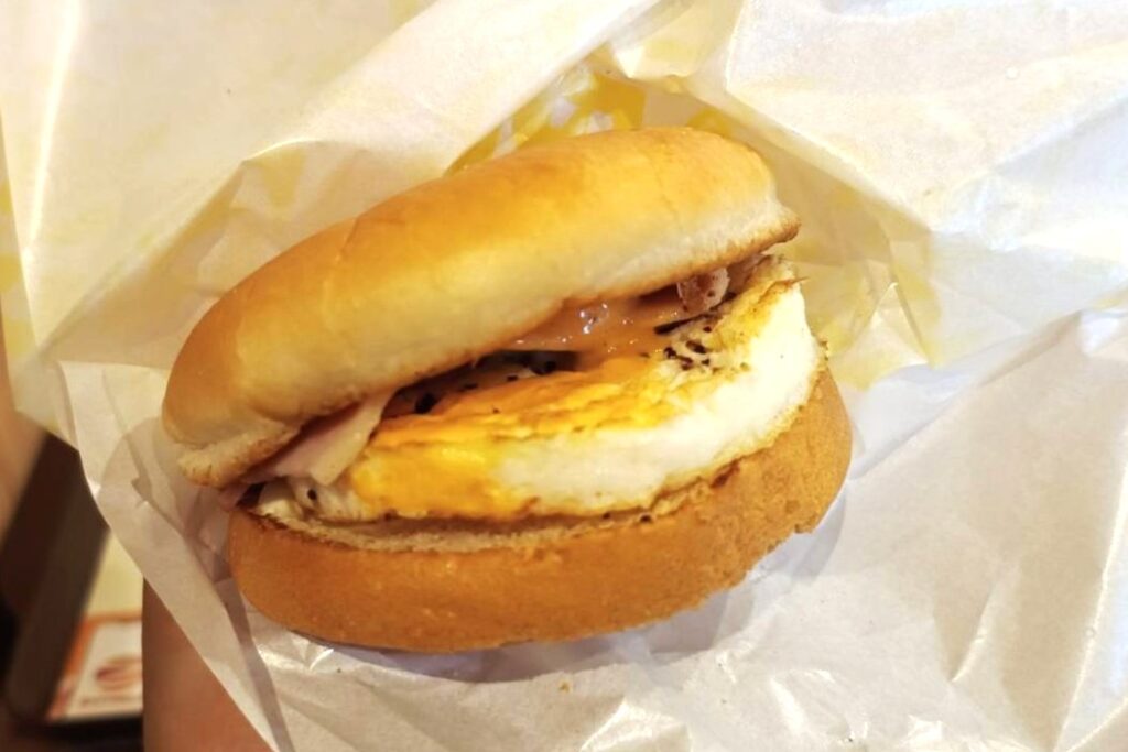 ベーコンエッグバーガー3