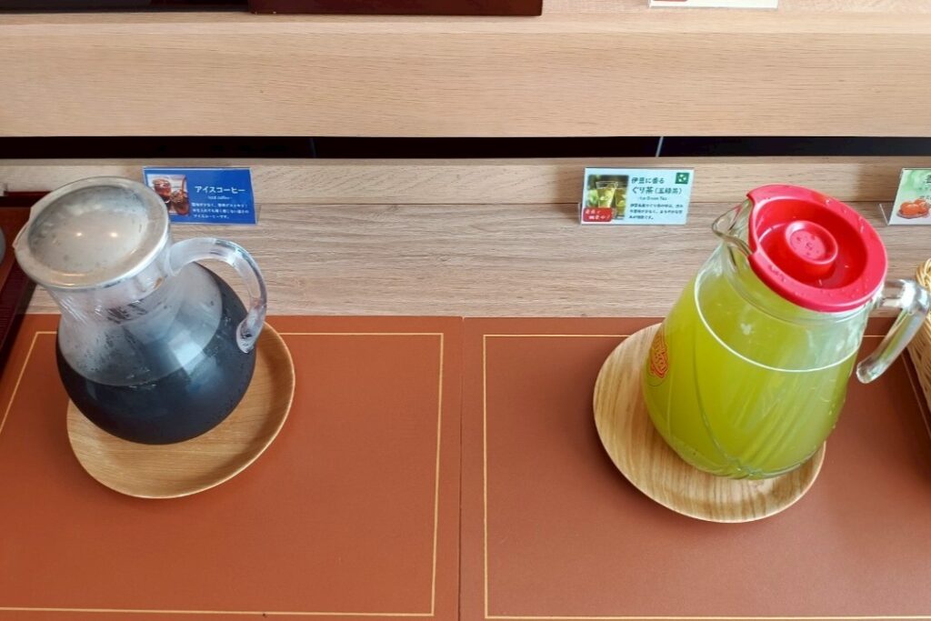 ラウンジドリンクコーナー3