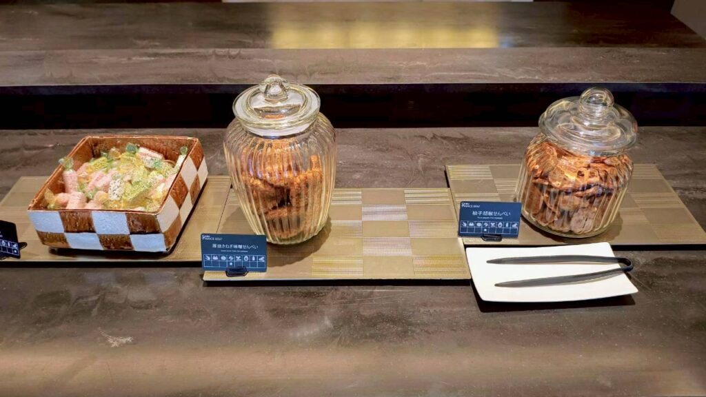 雷おこしとせんべい