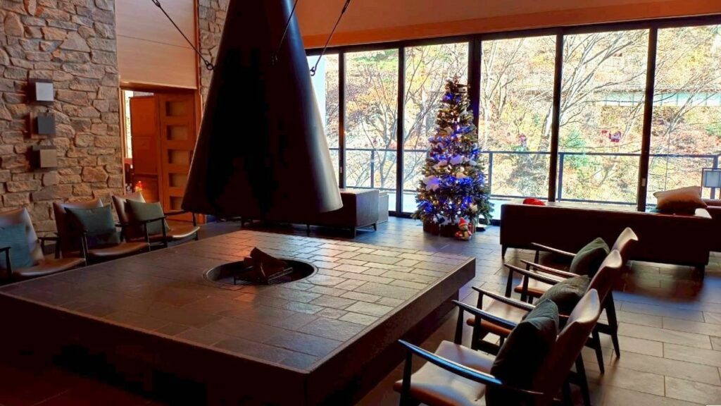 暖炉ラウンジ２