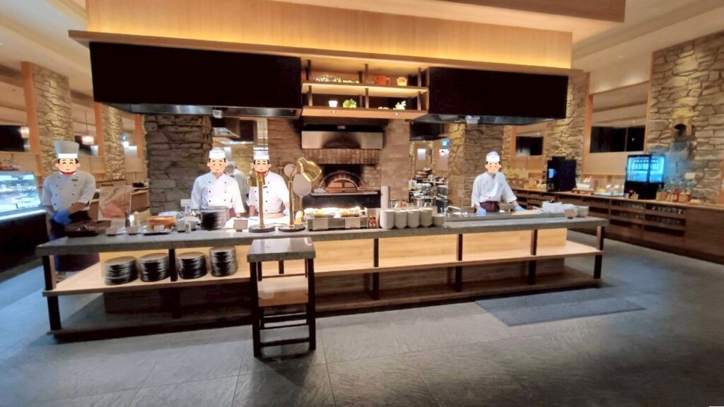 夕食時レストラン１