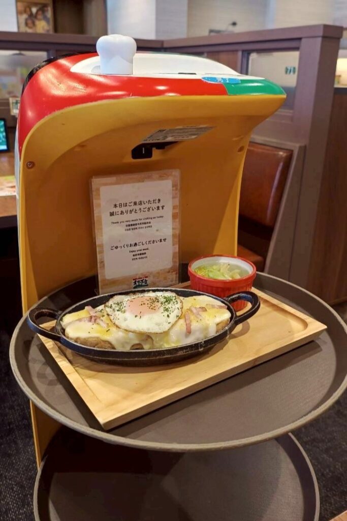 配膳ロボット