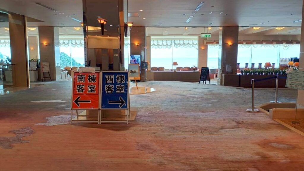 西棟客室は右方向