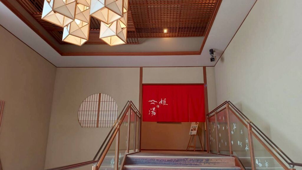 女性用大浴場は階段上